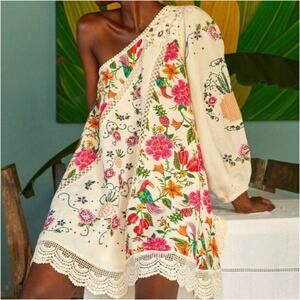 Brand New Farm Rio Toucans
Garden One Shoulder Embroidered Dress Size: Medium